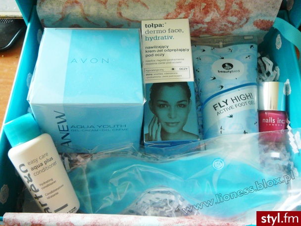 GlossyBox Czerwiec 2013 Notka na blogu na temat tego pudełeczka i kosmetyków na http://www.lioness.blox.pl - Kosmetyki