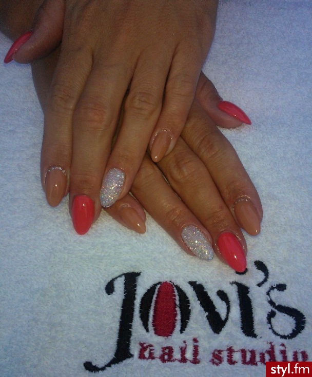 Let's create it!

www.facebook.com/jovinailstudio - Paznokcie