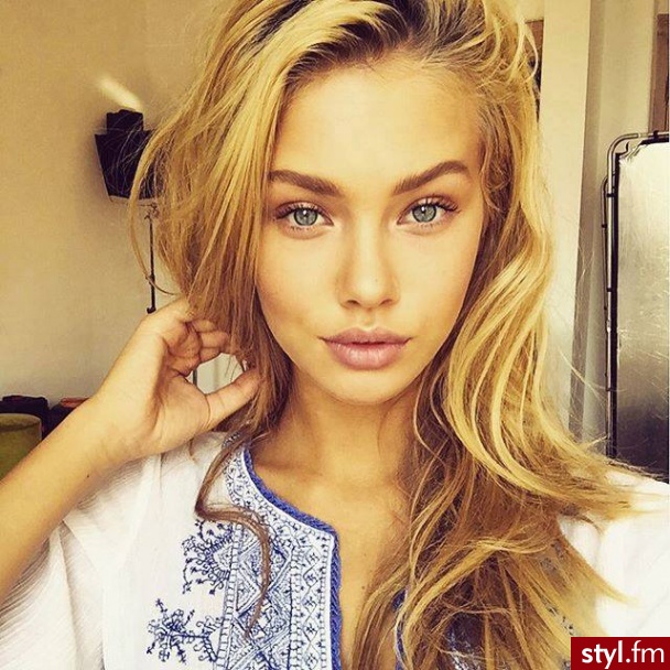 Blond Rozpuszczone Kręcone Na co dzień Długie Fryzury