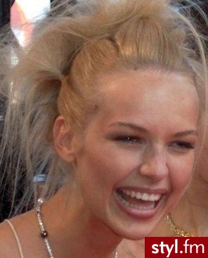 magda mielcarz - Ślubne Średnie Fryzury