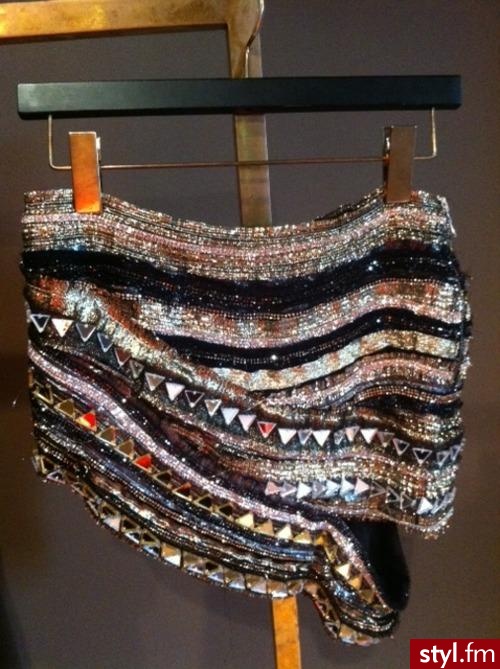 Średnie Spódnice Moda