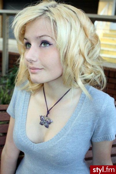 Blond Rozpuszczone Proste Na co dzień Średnie Fryzury