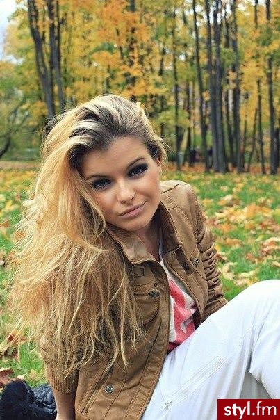 Blond Rozpuszczone Kręcone Na co dzień Długie Fryzury