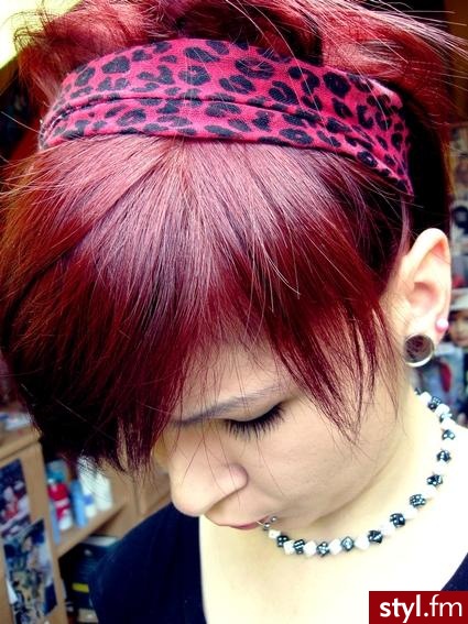 pink leopard print - Średnie Fryzury