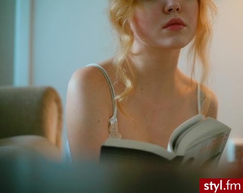 Blond Rozpuszczone Proste Na co dzień Średnie Fryzury
