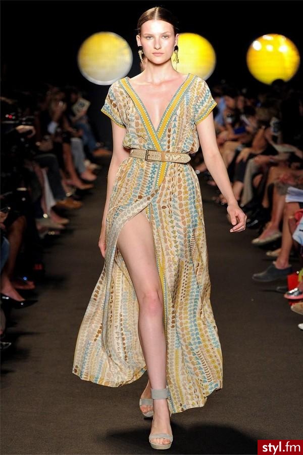 Sukienki Moda