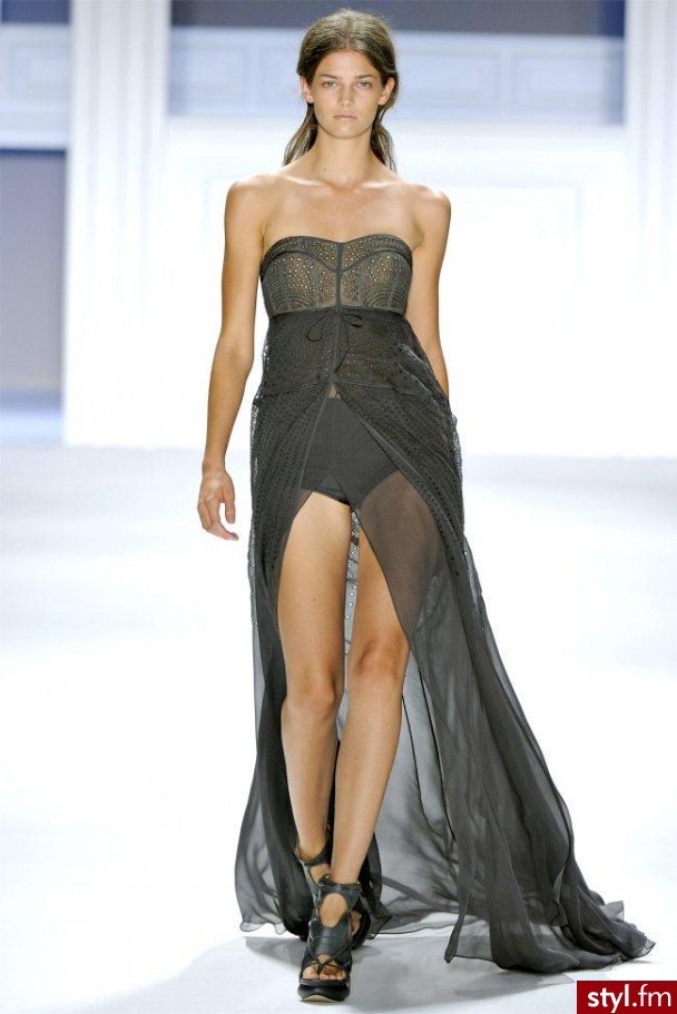 Sukienki Moda
