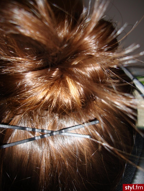 hair. hair - Średnie Fryzury