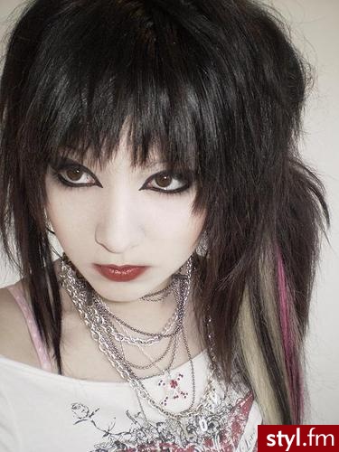 Jeśli zdjęcie już jest w galerii powiedz :) - EMO Alternatywne Średnie Fryzury