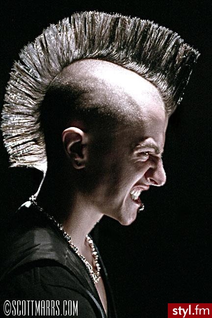 ...... (\",) - Punk Rock Alternatywne Średnie Fryzury