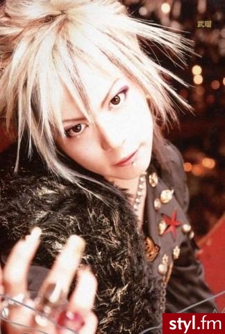 Takeru ;D. Wokalista zespołu SuG - Średnie Fryzury