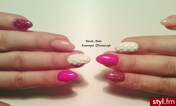 Chaneeeel ;) Hybryda na naturalnych, zdobienie quilted nails. Blondi Nails - Migdałki Żelami Paznokcie