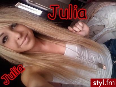 JUlia. xDD - Długie Fryzury