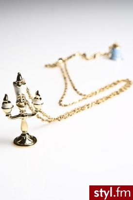 wisiorek. Disney Couture http://www.v.80spurple.com/
Jeżeli już jest proszę o link - Pozostałe Dodatki Moda