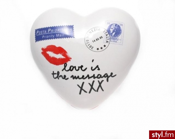 Ozdobne serce porcelanowe marki Heart Gallery, na którym możesz wygrawerować własny napis. Cena: 237 zł - Misz-masz