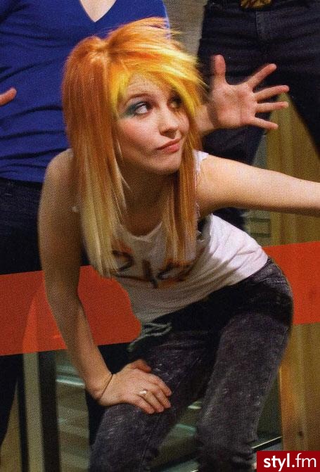 Średnie Fryzury