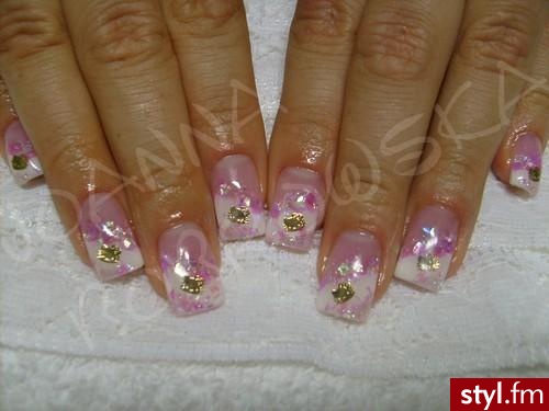 Rózowo-białe z Hello Kitty ;DD ;] - Paznokcie
