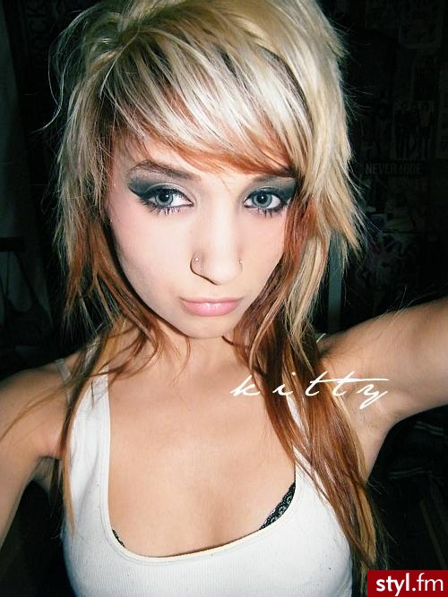 Średnie Fryzury