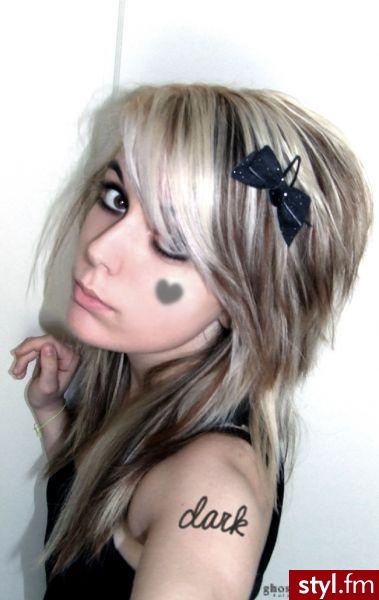 EMO Alternatywne Średnie Fryzury