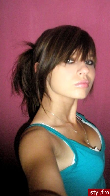 Średnie Fryzury