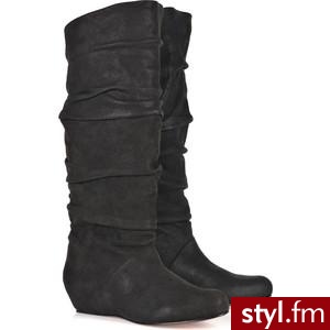 Elizabeth and James Flat ruched leather boots - Polyvore. Pobrano ze strony: http://www.polyvore.com/elizabeth_james_flat_ruched_leather/thing?id=22716933 - Pozostałe Buty Moda