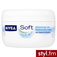 Nivea Soft. Polecam krem nawilzający jest dobry przed użyciem podkładu :) najlepszy jak w życiu miałam - Misz-masz