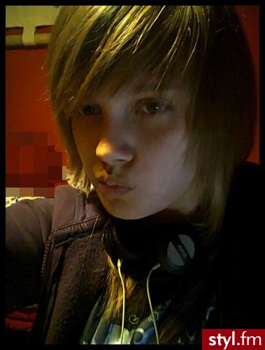 -.- - Brązowe EMO Alternatywne Średnie Fryzury