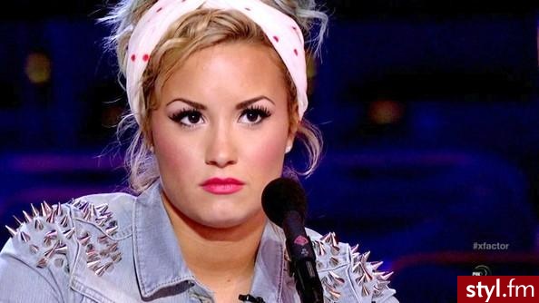Demi Lovato - Blond Upięcie Kręcone Fryzury gwiazd Długie Fryzury