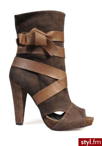 buty. Stefanel 
Jeżeli już jest proszę o link - Pozostałe Buty Moda