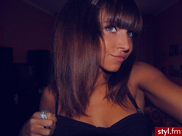 Średnie Fryzury