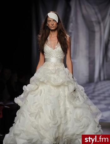 http://www.kleinfeldbridal.com/ - Suknie ślubne Ślub Moda
