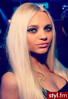 Blond Rozpuszczone Proste Na co dzień Średnie Fryzury