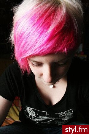 nie moje - EMO Alternatywne Średnie Fryzury
