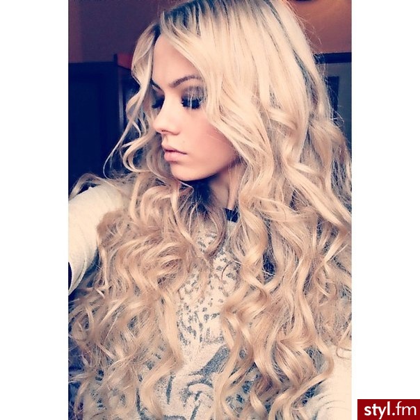 Blond Rozpuszczone Kręcone Na co dzień Długie Fryzury