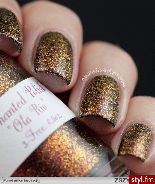 https://www.facebook.com/pages/Blondi-Nails/401325363307849 - Paznokcie