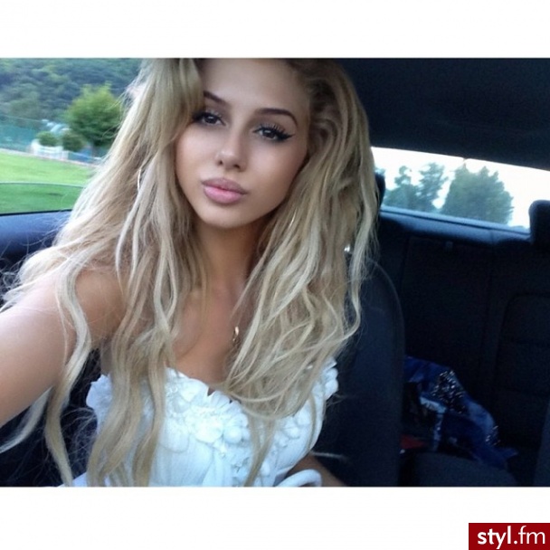 Blond Rozpuszczone Kręcone Na co dzień Długie Fryzury
