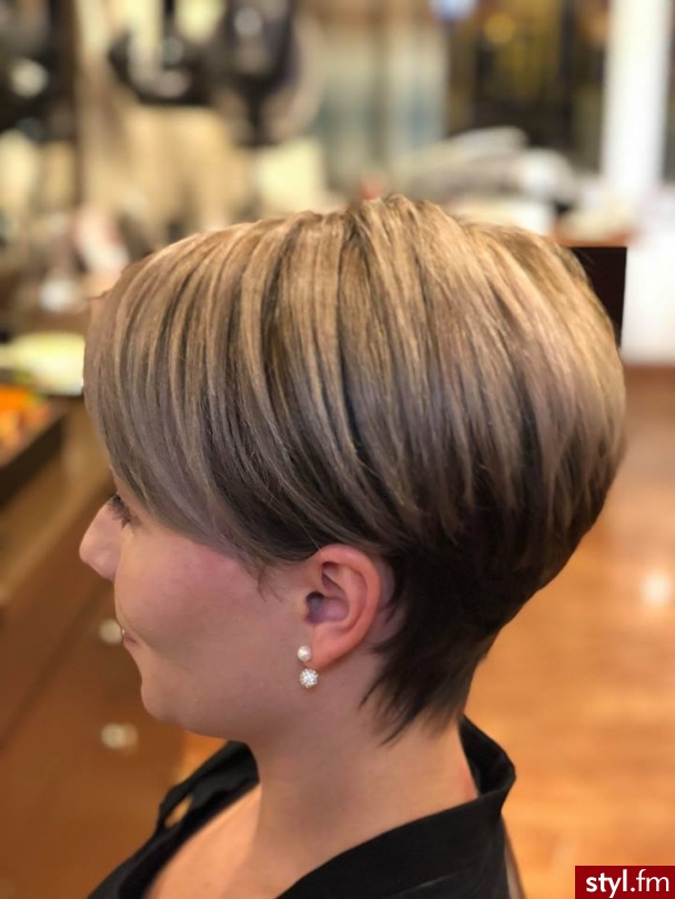 Piękne sombre na włosach długich. https://forhairsobieski.pl/ - Blond Rozpuszczone Proste Na co dzień Krótkie Fryzury