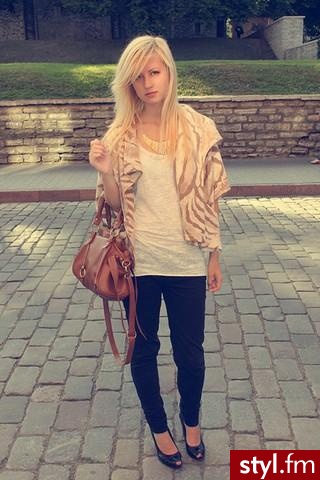 Jeżeli zdjęcie znajduje się już w galerii poproszę o link - Moda uliczna Inne Moda