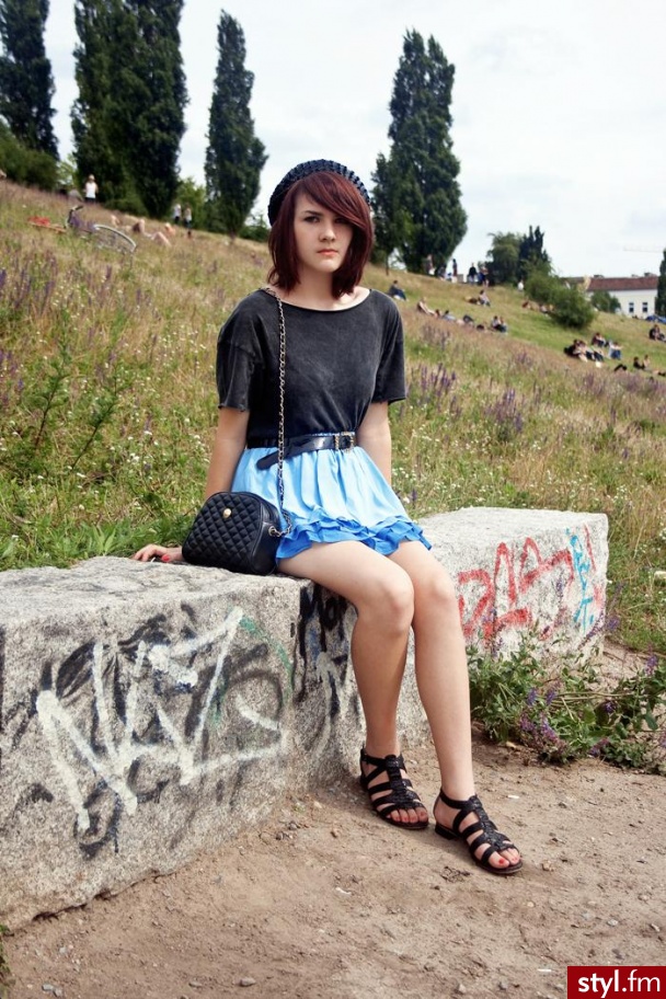 Jeżeli zdjęcie znajduje się już w galerii poproszę o link - Moda uliczna Inne Moda