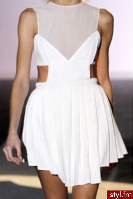 Sukienki Moda