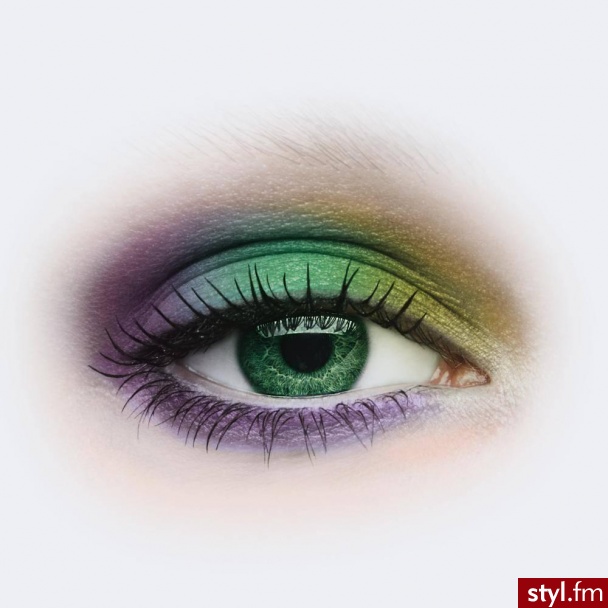 Oko Oriflame. Konkurs! Darmowe lekcje makijażu Oriflame -  stwórz jedną z nich! 
Weź udział w konkursie Oriflame „Pokaż Swój Makijaż” i wygraj kuferek pełen kosmetyków i akcesoriów Oriflame.  Aby wziąć udział w konkursie, wystarczy nagrać film pokazujący - Makijaże