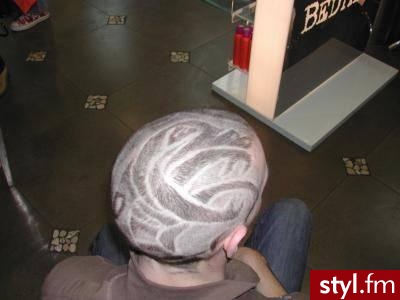 fryzury w stylu punk. Fryzury dla odważnych. fryzury w stylu punk - Internetowy Katalog Fryzur IKF.com.pl, propozycje fryzur na każdą okazję np. fryzury dziecięce - Punk Rock Alternatywne Średnie Fryzury