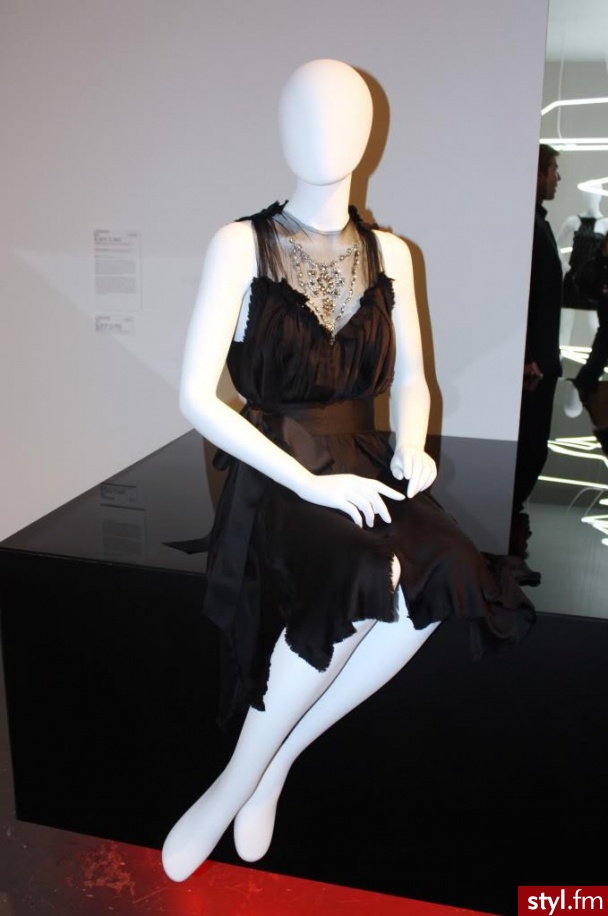 Sukienki Moda