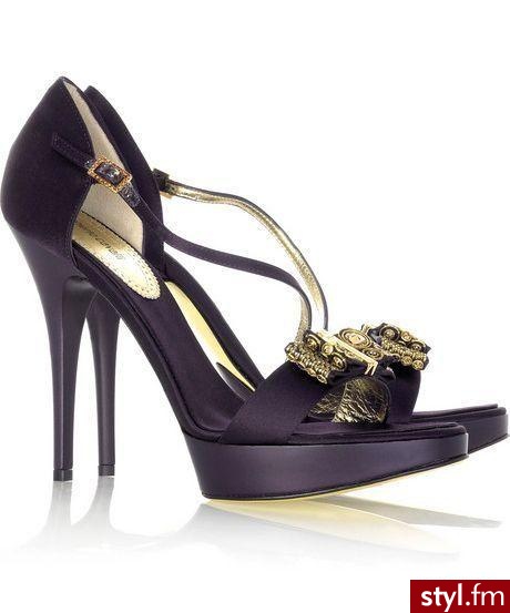 pantofle Roberto Cavalli. Szpilka 12,5 cm.
Cena: 700 euro czyli około 2 350 zł
Kupisz w sklepie internetowym Net-a-Porter. - Pozostałe Buty Moda