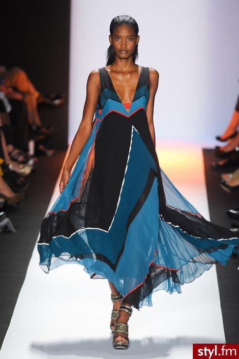 Sukienki Moda