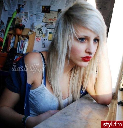 Średnie Fryzury