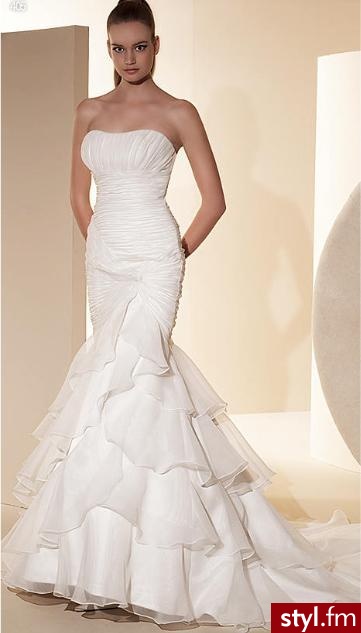 PRODUCENT WHITE ONE KOLEKCJA 2009 - SERIA VOLANTES NUMER 405 - Suknie ślubne Ślub Moda