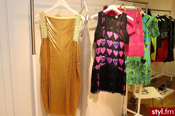 Sukienki Moda