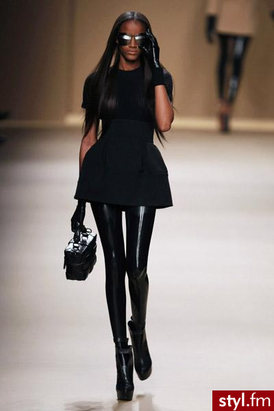 Sukienki Moda