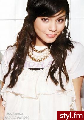 Vanessa Hudgens .<33 - Średnie Fryzury